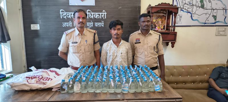 त्योहार में नशे का खेल बेनकाब: सरकण्डा पुलिस की घेराबंदी में होली पर खपाने जा रही ₹11,280 की अवैध शराब जब्त, ई-रिक्शा सीज; फरार साथी की तलाश तेज, आबकारी एक्ट में सख्त कार्रवाई