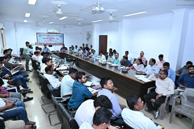 जशपुर में 27 मार्च तक लगेंगे सुशासन शिविर: जिला पंचायत सीईओ अभिषेक कुमार ने पेंशन, राशन कार्ड, आयुष्मान कार्ड सहित जनसमस्याओं के त्वरित समाधान के दिए निर्देश