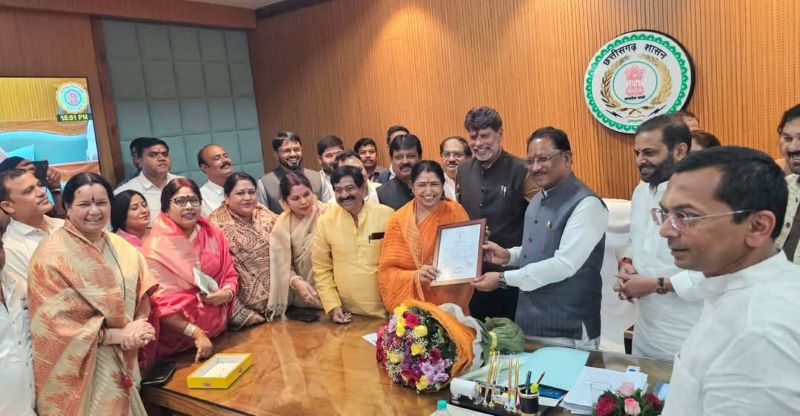 ‘बूथ कार्यकर्ता से राज्यसभा तक’ — लक्ष्मी वर्मा के निर्विरोध चुनाव पर भाजपा में उत्साह, विजय शर्मा और सरोज पाण्डेय ने कहा छत्तीसगढ़ की आवाज़ अब सदन में और बुलंद होगी