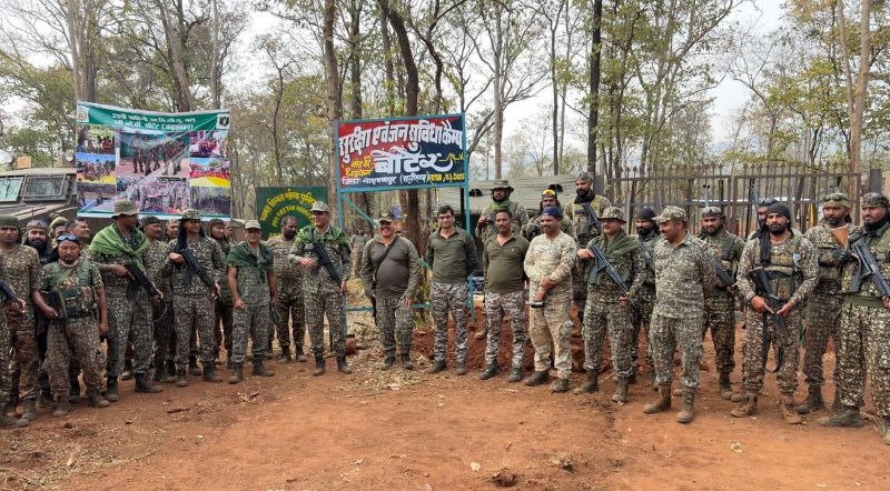 अबूझमाड़ में विकास का नया शुभारंभ : नारायणपुर पुलिस ने बोटेर में खोला सुरक्षा और जन सुविधा कैंप, नक्सल प्रभावित बोटेर में नया कैंप, सड़क-शिक्षा-स्वास्थ्य सुविधाओं का मार्ग होगा सुलभ.