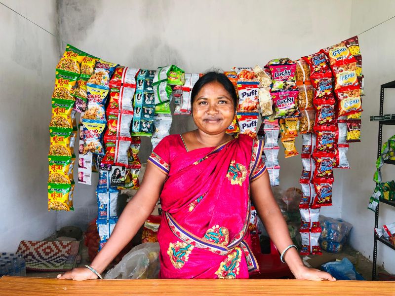 स्व सहायता समूह से बदली जिंदगी: जशपुर की शशिकला खलखो ने पेश की आत्मनिर्भरता की मिसाल, होटल व्यवसाय शुरू कर दूसरी महिलाओं के लिए बनी प्रेरणा