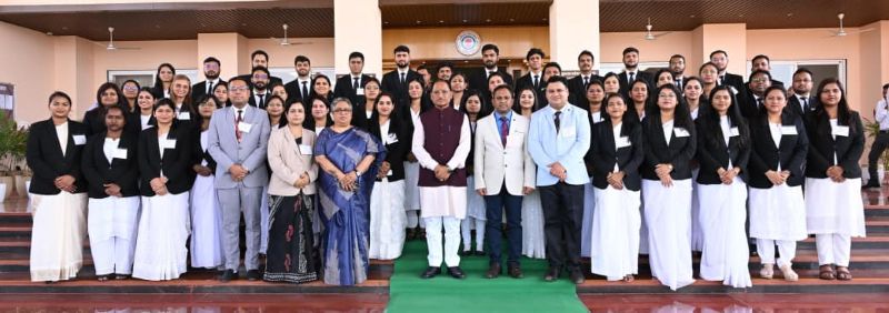 छत्तीसगढ़ राज्य न्यायिक अकादमी के प्रशिक्षु न्यायाधीशों से मुख्यमंत्री की सौजन्य मुलाकात, निष्पक्षता और संवेदनशीलता के साथ न्यायपालिका में निभाने पर जोर