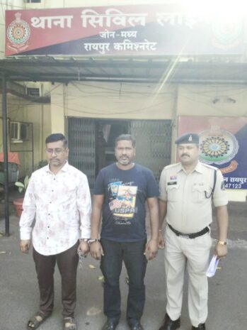 काली माता मंदिर के पास सट्टा संचालन का खुलासा : रायपुर में मोबाइल से चल रहा था सट्टा कारोबार, 52,500/- रुपये और मोबाइल जब्त, पुलिस ने दो सटोरियों को किया गिरफ्तार.