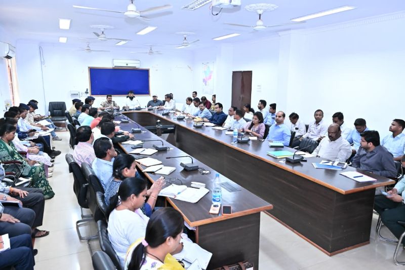 जशपुर कलेक्टर रोहित व्यास ने एनकोर्ड बैठक में अवैध मादक पदार्थों की खेती-उत्पादन पर सख्त कार्रवाई के दिए निर्देश, पीडीएस दुकानों में सीसीटीवी कैमरे अनिवार्य करने पर जोर