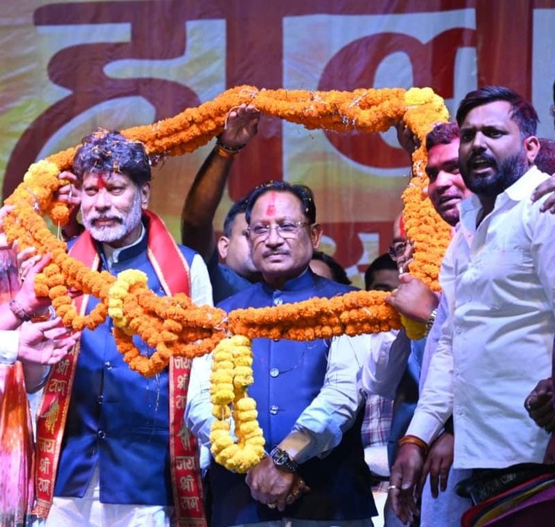 होली के रंगों में दिखी एकता की तस्वीर: मुख्यमंत्री विष्णु देव साय बोले—मनमुटाव भुलाकर प्रेम, समरसता और जनकल्याण की भावना को करें मजबूत