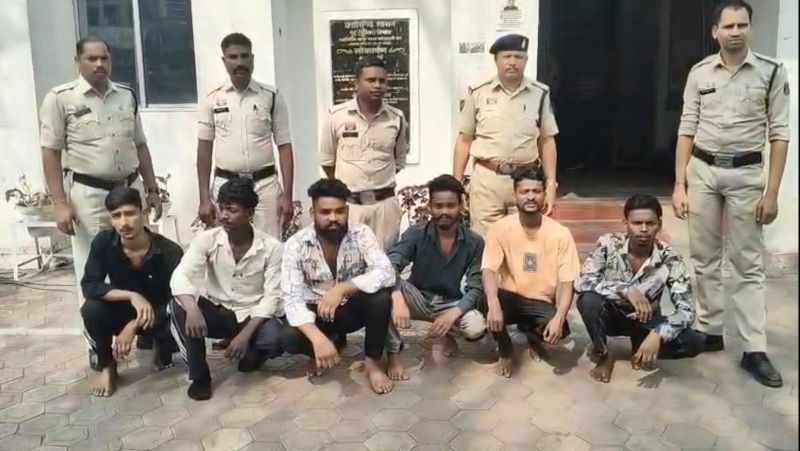 गुंडागर्दी पर पुलिस का प्रहार : आधी रात घर में घुसे बदमाशों का तांडव, घर में घुसकर मारपीट करने वाले छः आरोपियों को गिरफ्तार कर न्यायालय में किया गया पेश.