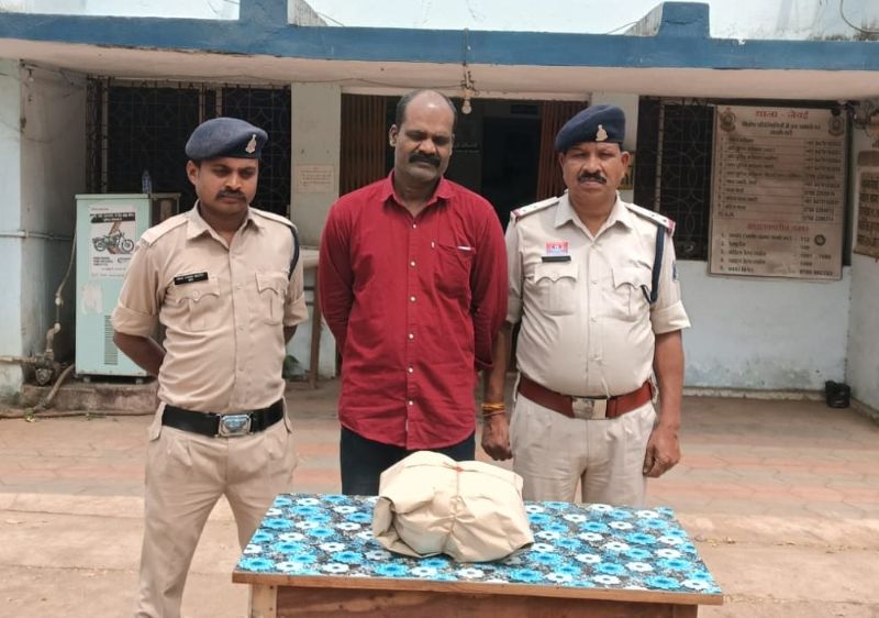 रिसाली सेक्टर में ड्रग्स का खेल बेनकाब! लाखों का गांजा बेचते आरोपी धराया, NDPS के तहत कड़ी कार्रवाई, पुलिस की सख्ती से तस्करों में खौफ