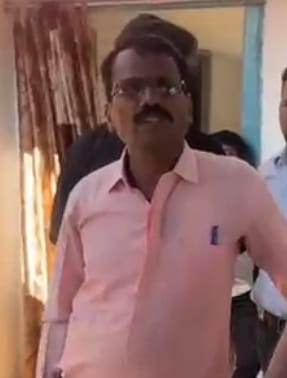 गुप्त सूचना पर पुलिस की दबिश: बिना अनुमति धर्म परिवर्तन से जुड़ी प्रार्थना सभा का भंडाफोड़, BNSS की धाराओं में आरोपी गिरफ्तार