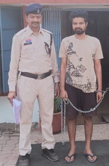 भिलाई में सट्टा पर सख्त कार्रवाई : सेक्टर-05 में चल रहा था अवैध सट्टा, पुलिस रेड में आरोपी दबोचा गया, आरोपी रंगे हाथों गिरफ्तार, नगदी जब्त.