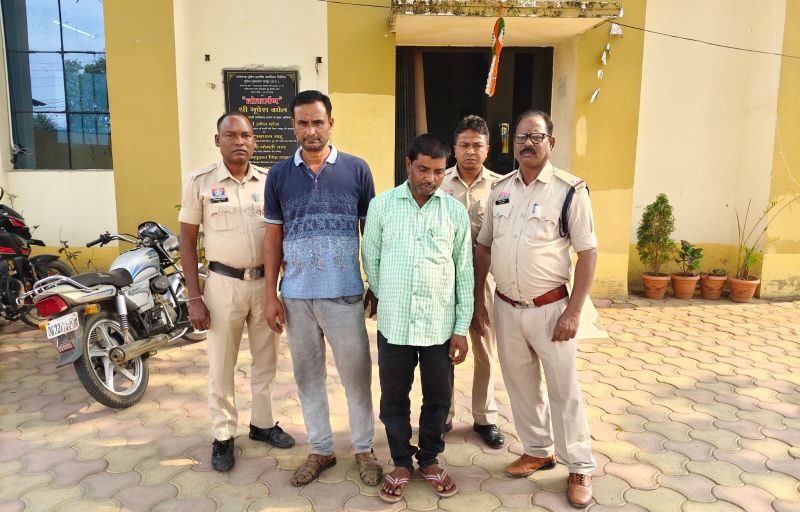 पीडीएस बारदाना घोटाला उजागर : सरकारी अनाज योजना में बड़ा खेल ! लाखों के बारदान गायब, 8.39 लाख के बारदान गबन मामले में दो आरोपी गिरफ्तार