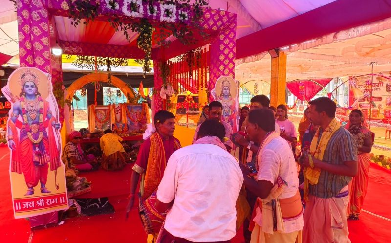 आंखों में श्रद्धा, होठों पर भजन और दिल में भक्ति का सागर… गरियादोहर में गूंजते संकीर्तन ने बना दिया हर पल दिव्य—जहां हर कोई भूल गया दुनिया, बस राम-नाम में हो गया लीन