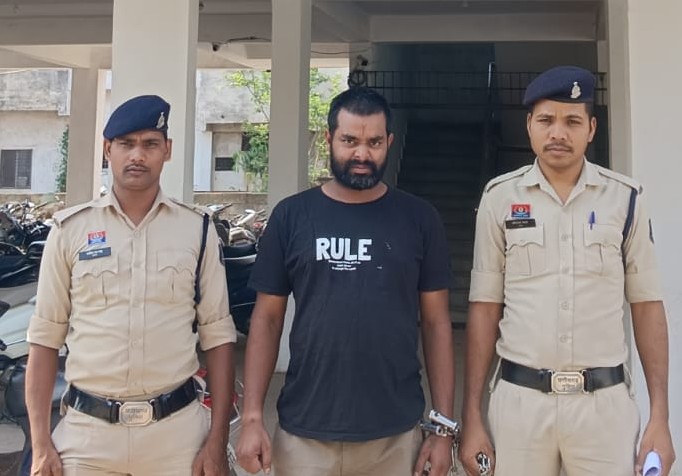 नशे के कारोबार पर शिकंजा: ब्राउन शुगर सप्लाई करने वाला फरार आरोपी आखिरकार चढ़ा पुलिस के हत्थे, नागपुर में छिपा था ड्रग तस्कर