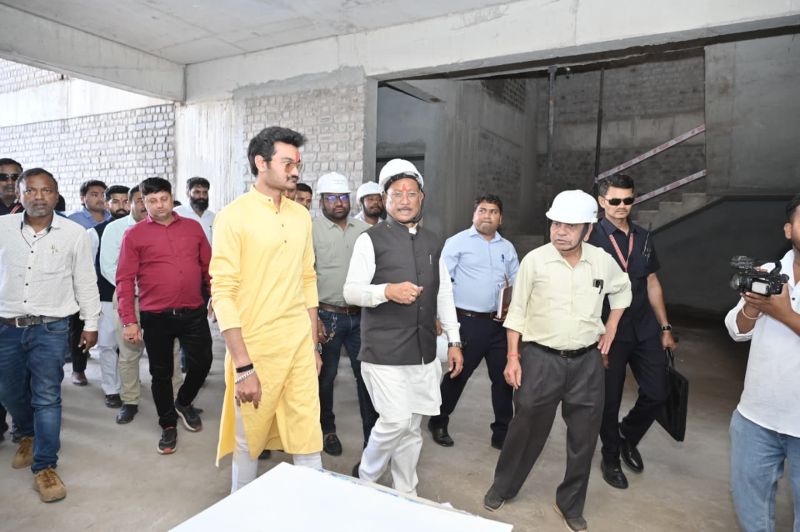 मुख्यमंत्री ने जशपुर चिकित्सालय निर्माण का निरीक्षण किया, जल्द ही विशेषज्ञ सेवाओं से सुसज्जित अत्याधुनिक अस्पताल होगा जनता के लिए जीवनरेखा