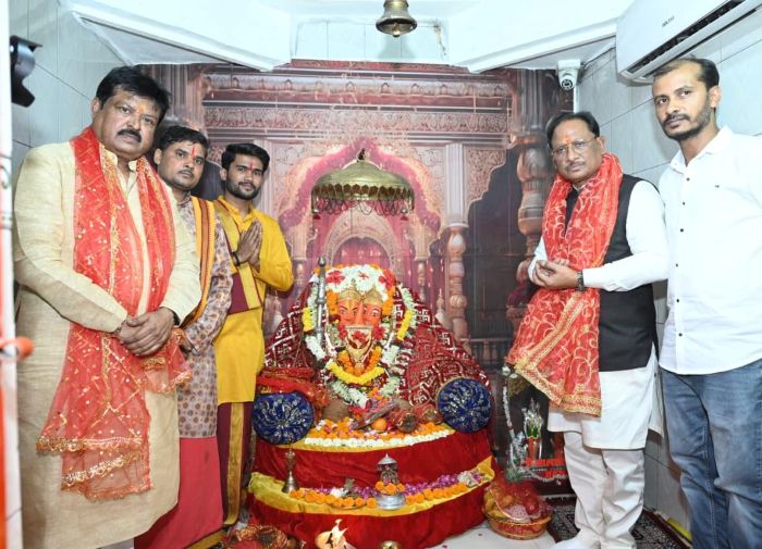 चंदखुरी में मुख्यमंत्री विष्णुदेव साय ने माता कौशल्या और भगवान श्रीराम के किए दर्शन: प्रदेश की सुख-समृद्धि और खुशहाली के लिए की प्रार्थना