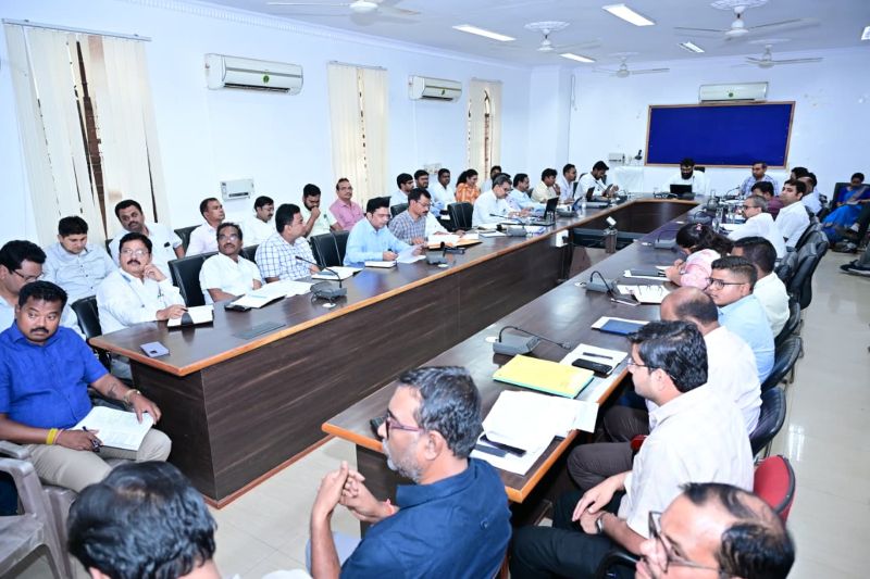 बच्चों की सुरक्षा और महिलाओं के स्वास्थ्य पर कलेक्टर का बड़ा फैसला: आश्रम-छात्रावास निरीक्षण अनिवार्य, घटिया व्यवस्था पर होगी सख्ती; 9 और 24 को प्राइवेट अस्पतालों में अनिवार्य जांच, अफसरों की लापरवाही पर नोटिस जारी