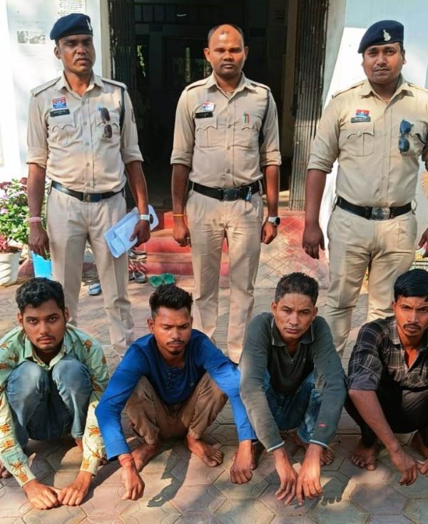 रायगढ़ में गुंडागर्दी पर पुलिस का वार : शराब के पैसों को लेकर विवाद बना हिंसा, कोतवाली पुलिस ने दिखाई तत्परता, युवक से मारपीट मामले में चार आरोपी गिरफ्तार कर भेजे गए न्यायिक रिमांड पर जेल.