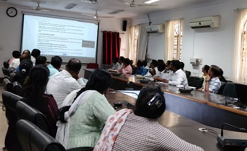 ई-गवर्नेंस की दिशा में बड़ा कदम: जशपुर कलेक्टर कार्यालय में कर्मचारियों को मिला एक दिवसीय प्रशिक्षण, e-Office सिस्टम से कामकाज होगा पूरी तरह डिजिटल और सुगम
