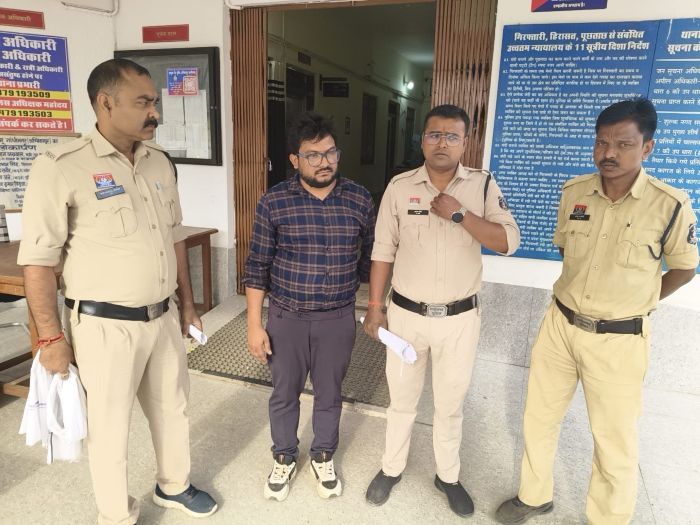 मेडिकल स्टोर की आड़ में नशे का कारोबार बेनकाब : गांधीनगर पुलिस की बड़ी कार्रवाई, 7 लाख का माल जप्त, कोडिन कफ सिरप के साथ आरोपी गिरफ्तार, न्यायालय के समक्ष किया गया प्रस्तुत.