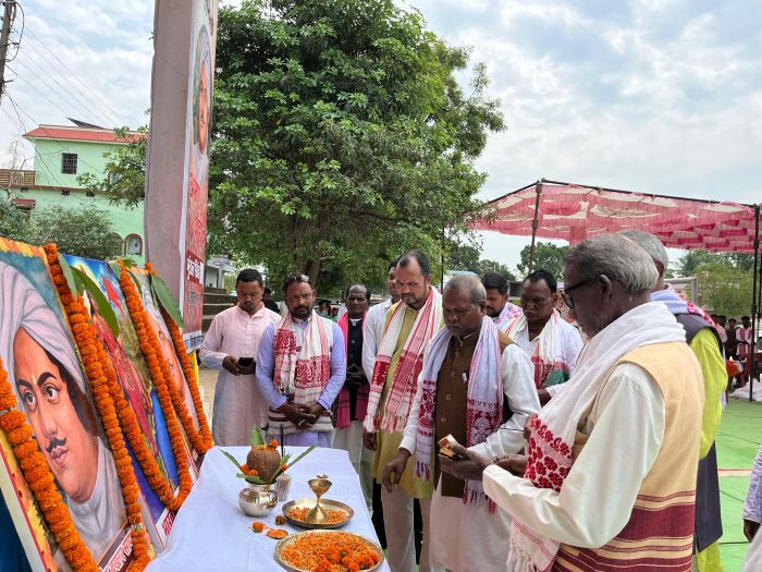 शहीद दिवस : जब पूरा कुनकुरी बना देशभक्ति का समंदर—शहीद दिवस पर उमड़ा अभूतपूर्व जनसैलाब, गर्मी भी नहीं रोक पाई देश-भक्ति का जुनून ! कुनकुरी में हजारों लोगों की ऐतिहासिक तिरंगा यात्रा.
