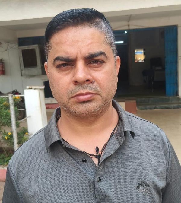 मोबाइल बना सट्टे का अड्डा: हेल्पलाइन की मदद से पुलिस को बड़ी सफलता, IPL मैचों पर ऑनलाइन सट्टा लगाने वाला सटोरिया नगदी और सबूतों सहित पकड़ा गया