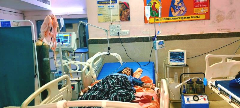 सुकमा जिला अस्पताल में चमत्कार: सांसें थमने के बाद भी महिला को डॉक्टरों ने दी नई जिंदगी, समय पर सर्जरी और सीपीआर से मौत के मुंह से लौटाया