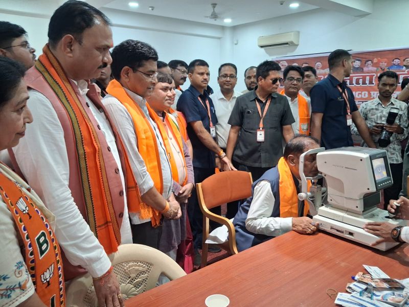 स्थापना दिवस पर सेवा और समर्पण का प्रदर्शन: रायपुर में आयोजित नेत्र जांच शिविर में CM साय ने की शिरकत, हजारों लोगों तक पहुंची स्वास्थ्य सुविधा