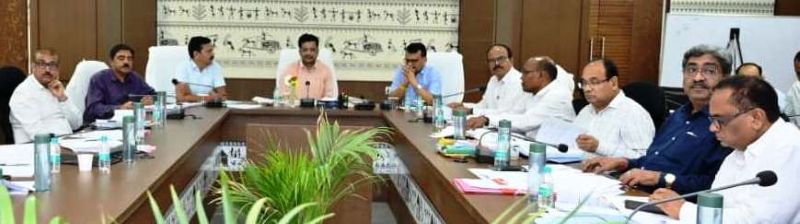 प्रशासन में कसावट के संकेत: समीक्षा बैठक में प्रमुख सचिव बोरा ने दिया बड़ा संदेश—ई-ऑफिस में पारदर्शिता जरूरी, 80% व्यय लक्ष्य के साथ समयबद्ध कार्यों पर जोर