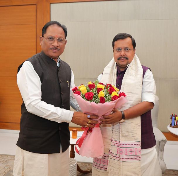 नई दिल्ली में सियासी संवाद: CM साय ने भाजपा राष्ट्रीय अध्यक्ष नितिन नवीन को दी स्थापना दिवस की शुभकामनाएं, संगठन और राष्ट्र निर्माण पर हुई चर्चा