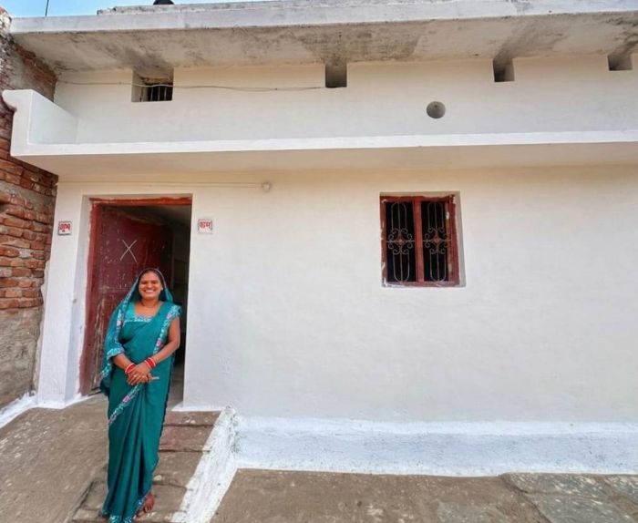 अभाव से आत्मसम्मान तक: ज्योति कश्यप की बदली तकदीर, सरकारी योजनाओं ने दी सुरक्षित घर और आत्मनिर्भरता