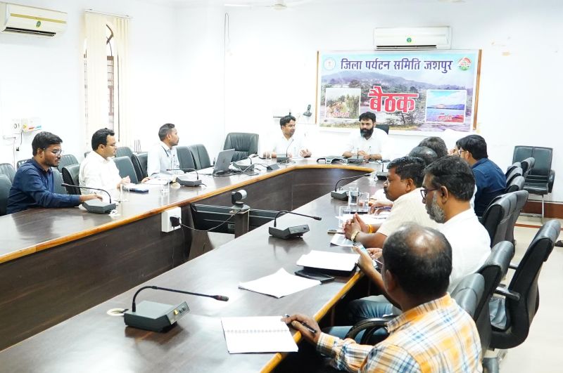 पर्यटन विकास की नई रूपरेखा तैयार: जशपुर में साइन बोर्ड, सुरक्षा, कैंपिंग स्पॉट और सालभर रोमांचक गतिविधियों के आयोजन के निर्देश, स्थानीय रोजगार को मिलेगा नया संबल