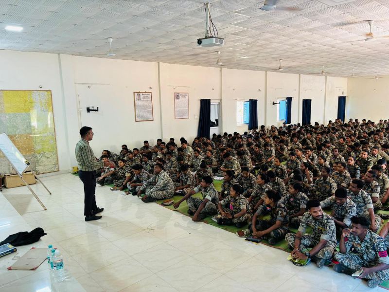 नारायणपुर पुलिस का बड़ा कदम: डीआरजी जवानों को आधुनिक और डिजिटल पुलिसिंग के लिए किया जा रहा तैयार, नए आपराधिक कानूनों पर विशेष प्रशिक्षण शुरू