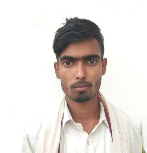 लापरवाही बनी मौत का कारण: सड़क पर बिना संकेत खड़ा ट्रक बना जानलेवा जाल, बाइक सवार की दर्दनाक मौत के बाद आरोपी गिरफ्तार