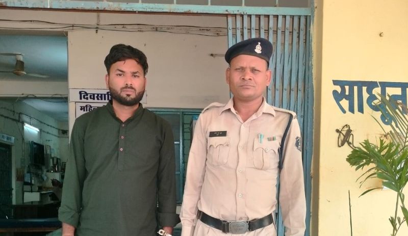 फर्जी सिम रैकेट का बड़ा खुलासा: रायपुर में 25 मोबाइल नंबरों से चल रहा था धोखाधड़ी का नेटवर्क, आरोपी जबलपुर से गिरफ्तार