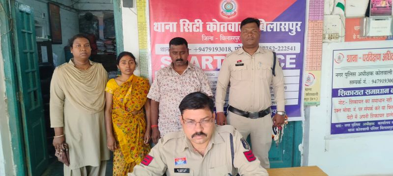 नकली सोने से हाई-प्रोफाइल ठगी का भंडाफोड़: 18 कैरेट के नाम पर ज्वेलर्स को चूना लगाने पहुंचे शातिर दंपत्ति गिरफ्तार, CCTV ने खोली पूरी साजिश