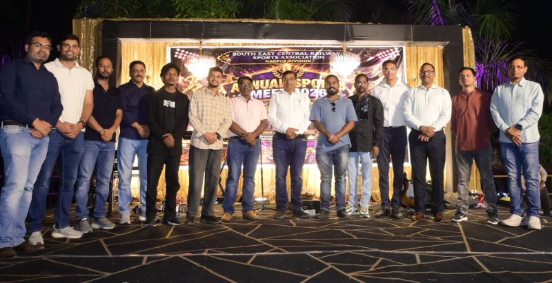 नागपुर में सजा खेलों का भव्य मंच: South East Central Railway खेल संघ के वार्षिक समारोह में खिलाड़ियों का हुआ सम्मान, सांस्कृतिक रंगारंग कार्यक्रमों ने बांधा समां