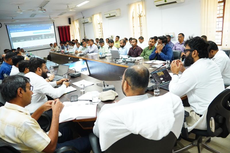 अब डिजिटल होगा पूरा जशपुर प्रशासन! कलेक्टर रोहित व्यास का सख्त आदेश—e-Office से ही होंगे सभी काम, iGOT कोर्स पास नहीं तो रुकेगा वेतन