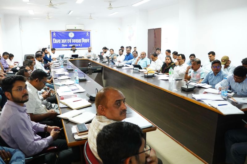 जशपुर में जल एवं स्वच्छता मिशन को नई गति: रोहित व्यास ने डी.डब्ल्यू.एस.एम. बैठक में योजनाओं को दी हरी झंडी, पंप ऑपरेटर नियुक्ति, प्रशिक्षण और भुगतान प्रक्रिया को लेकर दिए स्पष्ट निर्देश