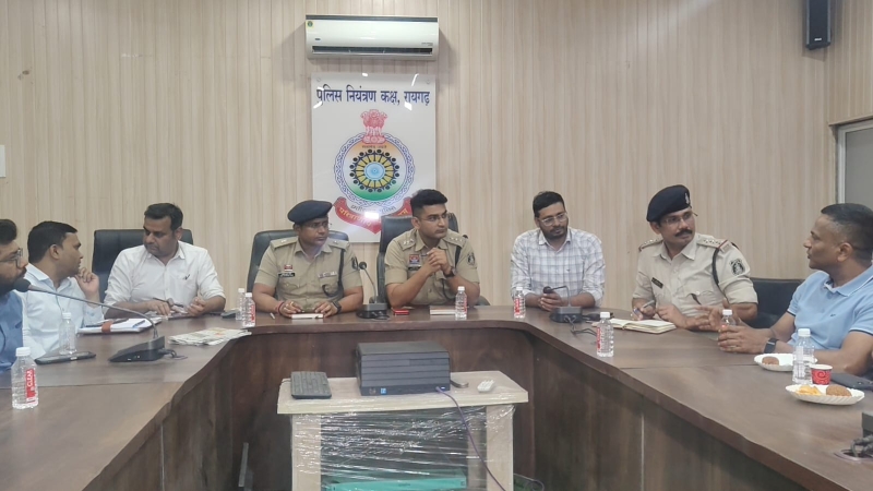 ऑपरेशन प्रहार : कबाड़ माफिया पर पुलिस का शिकंजा, रायगढ़ में ऑपरेशन प्रहार से मचा हड़कंप, उद्योग बैठक में खुली फर्जीवाड़े की परतें, अवैध स्क्रैप कारोबार का खेल खत्म.