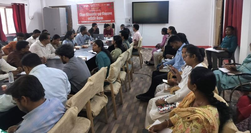 आयुष्मान भारत योजना पर कलेक्टर समीक्षा: जशपुर में शत-प्रतिशत लाभ सुनिश्चित करने पर जोर, मरीजों को समय पर सुविधा न देने पर अस्पतालों को चेतावनी