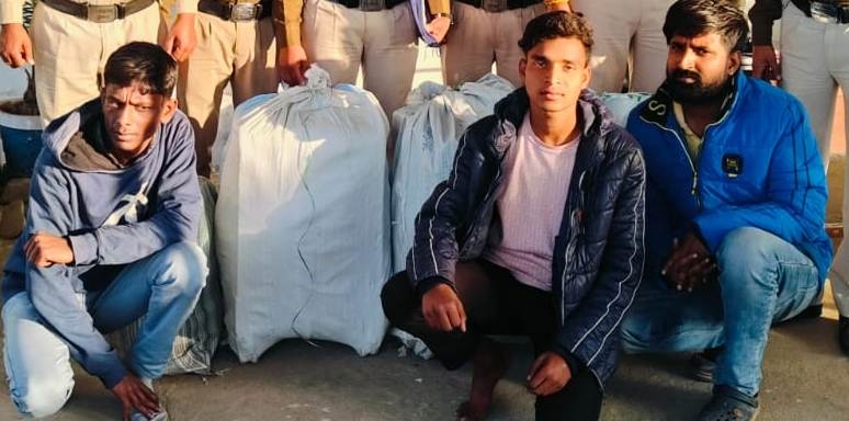 ऑनरेक्स कफ सिरप तस्करी मामले में बड़ा फैसला : नशे के कारोबार पर कड़ा प्रहार, कोर्ट का सख्त फैसला, सूरजपुर कोर्ट ने तीन दोषियों को 10-10 साल के सश्रम कारावास और भारी जुर्माना की सुनाई सजा.