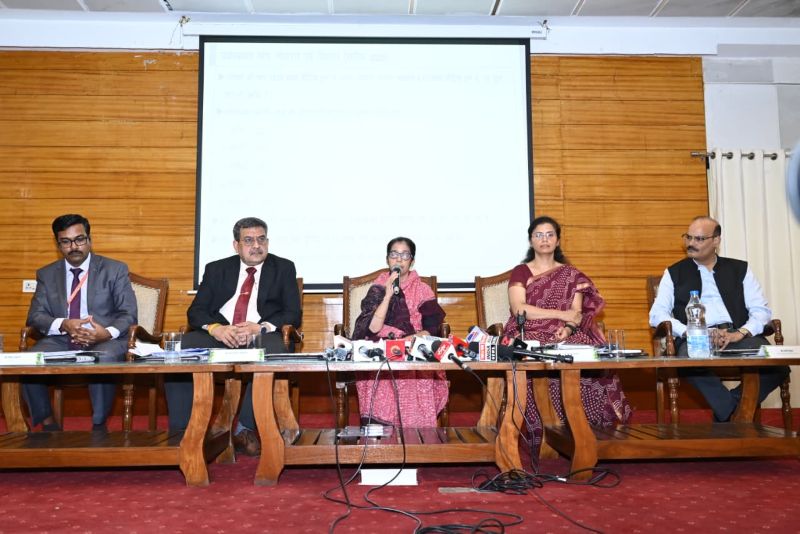 सरकार का भरोसा, जनता को राहत: सर्किट हाउस में उच्च अधिकारियों की प्रेसवार्ता—ईंधन और खाद का भरपूर स्टॉक, कालाबाजारी पर कड़ी निगरानी, आपूर्ति पूरी तरह सामान्य!