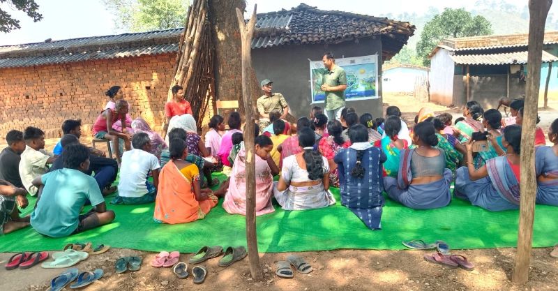 World Earth Day पर पुरनानगर बना जनजागरण का केंद्र: “एक पेड़ माँ के नाम” अभियान से हर घर में हरियाली का संकल्प—जल, जंगल और जमीन बचाने के लिए ग्रामीणों ने लिया प्लास्टिक मुक्त गांव का ऐतिहासिक प्रण