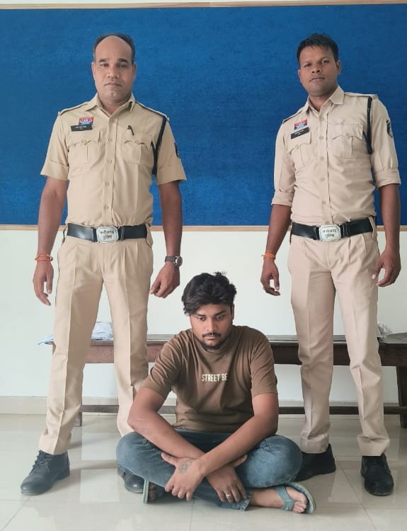 ऑपरेशन मुस्कान की सफलता : जूटमिल पुलिस ने लापता बालिका को सकुशल किया बरामद, तकनीकी जांच से आरोपी तक पहुंची पुलिस, नाबालिग को बहला-फुसलाकर ले जाने वाला गिरफ्तार, भेजा गया न्यायिक रिमांड पर पेश कर जेल.