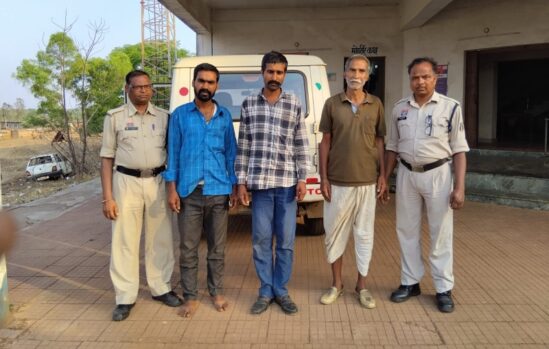 जमीन विवाद ने लिया हिंसक मोड़ : सुबह 9 बजे का खूनी खेल, बाप-बेटों ने किया लाठी-डंडों से जानलेवा हमला, पुलिस ने आरोपी बाप बेटों को किया गिरफ्तार, भेजा जेल.