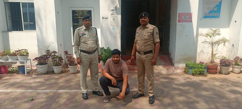 “ऑपरेशन अंकुश” का असर : रायगढ़ पुलिस की सख्ती रंग लाई, जुआ-सट्टा नेटवर्क पर लगातार गिरती गाज, एक और बड़े सट्टा खाईवाल एजाज खान ने किया सरेंडर.