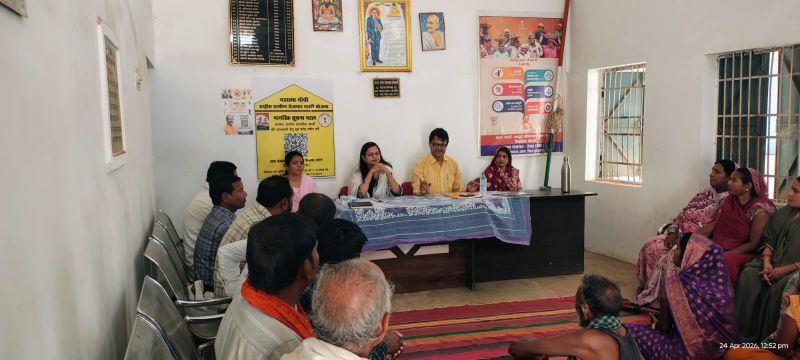 ग्राम सभाओं से डिजिटल जनगणना तक: जनगणना 2027 को सफल बनाने मैदान में उतरा प्रशासन—मकान गणना और स्व-गणना प्रक्रिया पर ग्रामीणों को दी जा रही जानकारी