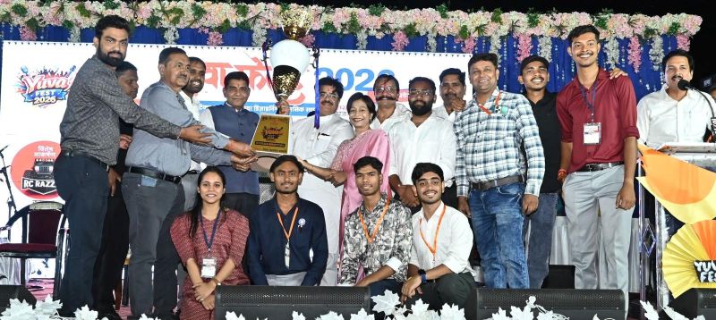 संगीत, संस्कृति और नवाचार का संगम: युवा फेस्ट-2026 में युवाओं का जलवा—‘जादू बस्तर’ की प्रस्तुति ने बांधा समां, प्रतिभाओं को मिला बड़ा मंच