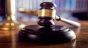 सूरजपुर कोर्ट का बड़ा फैसला : आम के पेड़ से उल्टा लटका मिला था युवक, पिता-पुत्र ने कबूला जुर्म—कोर्ट ने सुनाई सजा, आपराधिक मानव-वध में पिता-पुत्र को 10-10 वर्ष की सजा.