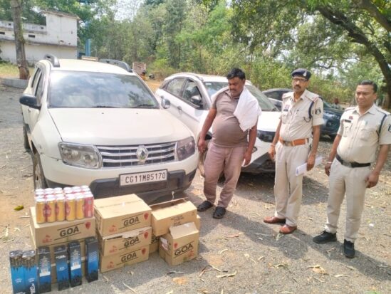 अंबिकापुर में अवैध शराब तस्करी का भंडाफोड़ : खंडहर घर से चल रहा था शराब का काला कारोबार, 5 लाख से अधिक की संपत्ति जब्त, 100 लीटर से ज्यादा अंग्रेजी शराब के साथ आरोपी गिरफ्तार.