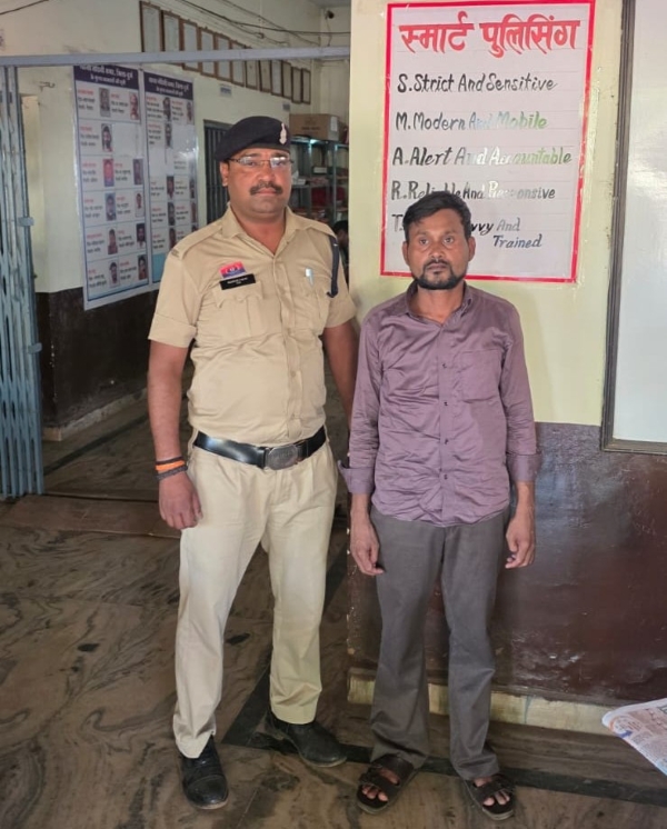 नंदिनी नगर में पुलिस की बड़ी कार्रवाई : स्कूल के पास चल रहा था सट्टा अड्डा, दुर्ग पुलिस की रेड में आरोपी सट्टा खिलाते रंगे हाथ गिरफ्तार, ₹44,310 जब्त, भेजा गया न्यायिक रिमाण्ड पर केन्द्रीय जेल दुर्ग.